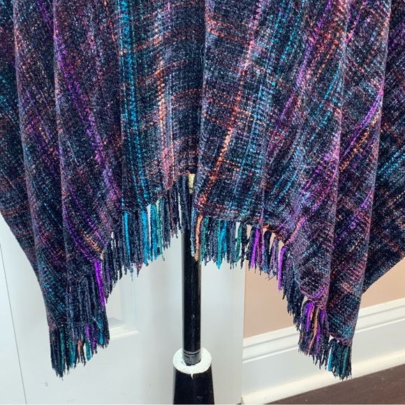 Handmade Multicolor Knit Fringe One Size Poncho - Picture 10 of 12